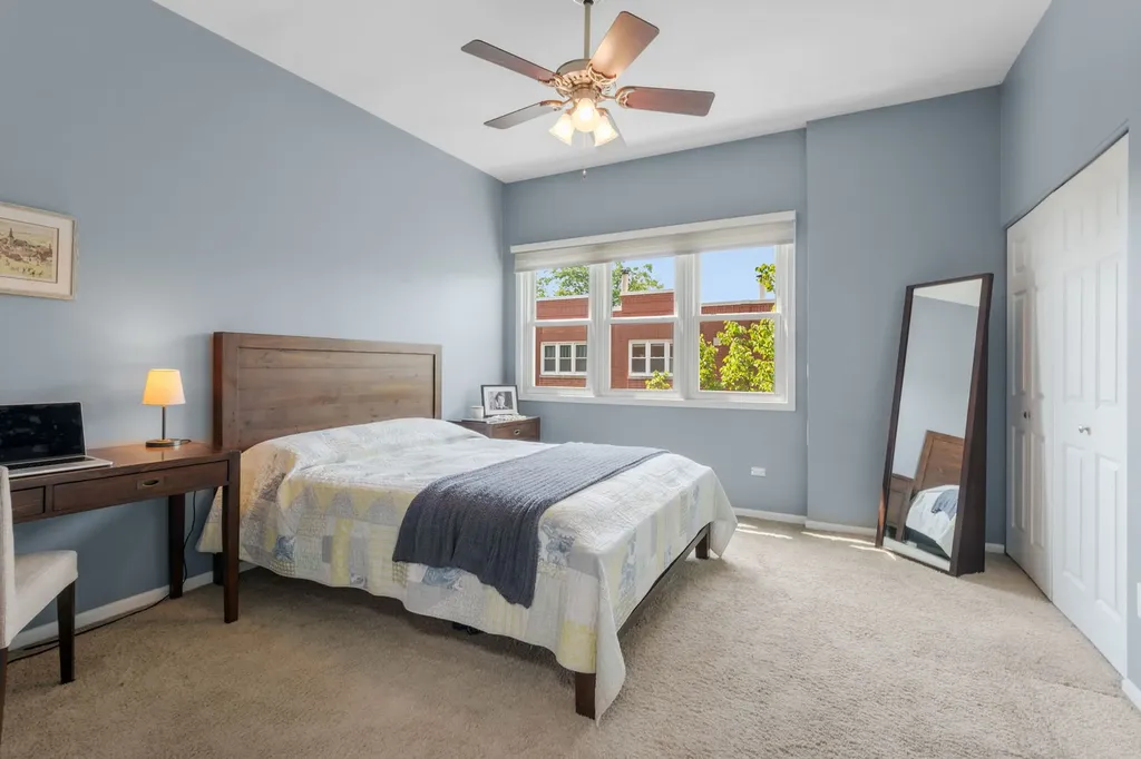 1781 West Altgeld Street Chicago IL 60614