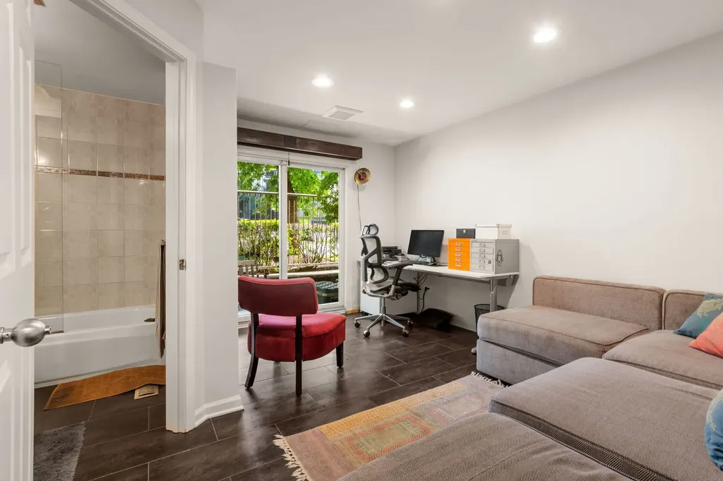 1781 West Altgeld Street Chicago IL 60614
