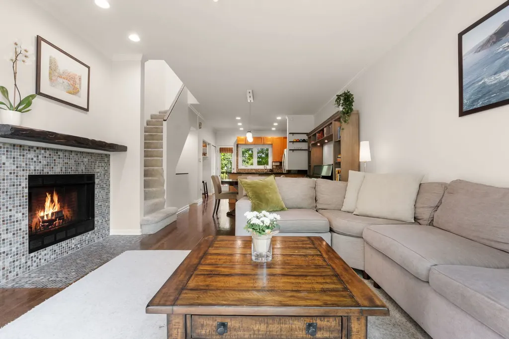 1781 West Altgeld Street Chicago IL 60614
