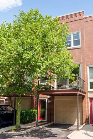 1781 West Altgeld Street Chicago IL 60614