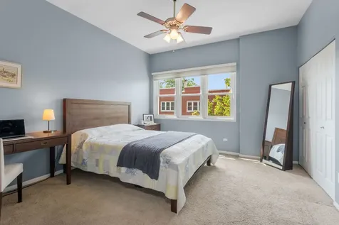 1781 West Altgeld Street Chicago IL 60614