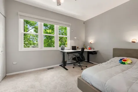 1781 West Altgeld Street Chicago IL 60614