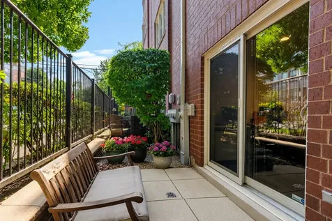 1781 West Altgeld Street Chicago IL 60614