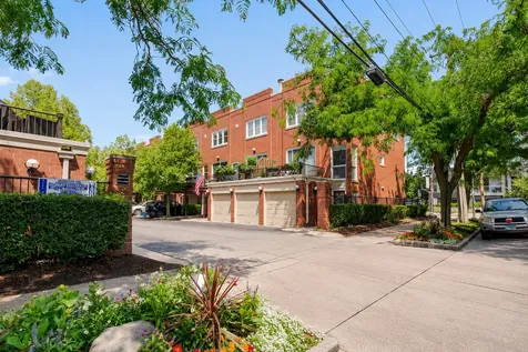 1781 West Altgeld Street Chicago IL 60614