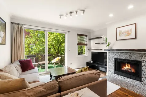 1781 West Altgeld Street Chicago IL 60614