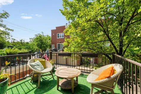 1781 West Altgeld Street Chicago IL 60614