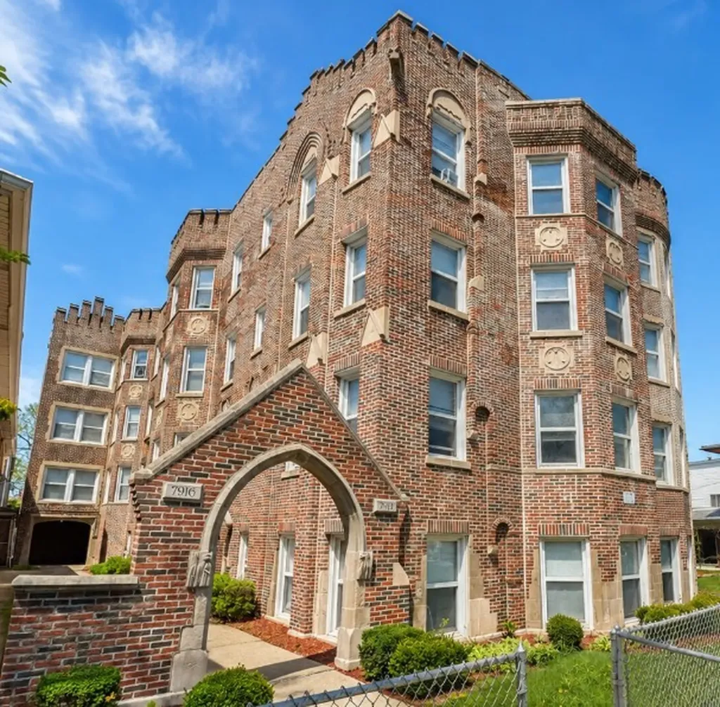 7914 South Dobson Avenue Chicago IL 60619