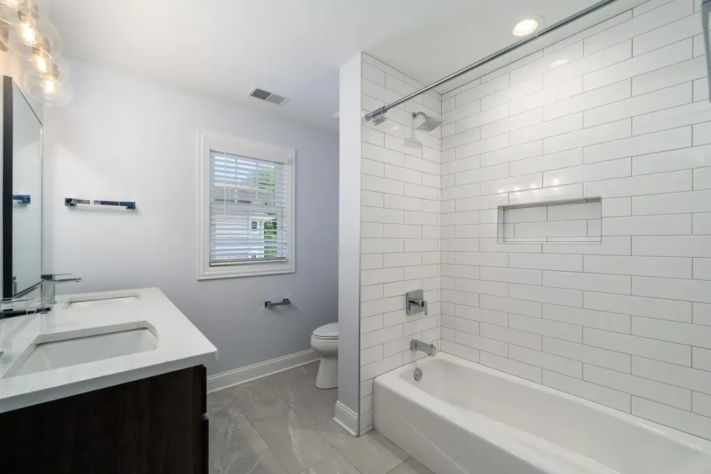 5435 Central Avenue Western Springs IL 60558
