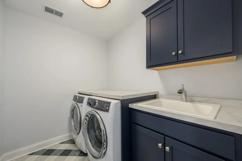 5435 Central Avenue Western Springs IL 60558