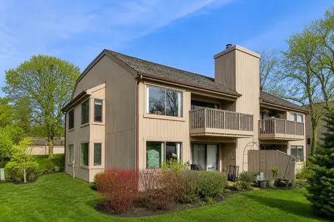 83 Thornhill Lane Lake Barrington IL 60010