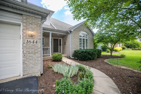 1644 Derby Drive Batavia IL 60510