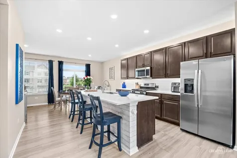 416 Shadow Court Oswego IL 60543