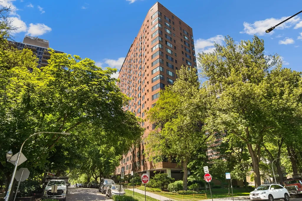 3100 North Lake Shore Drive Chicago IL 60657