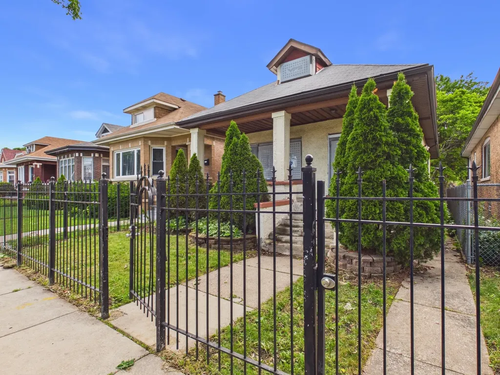 7732 South Winchester Avenue Chicago IL 60620