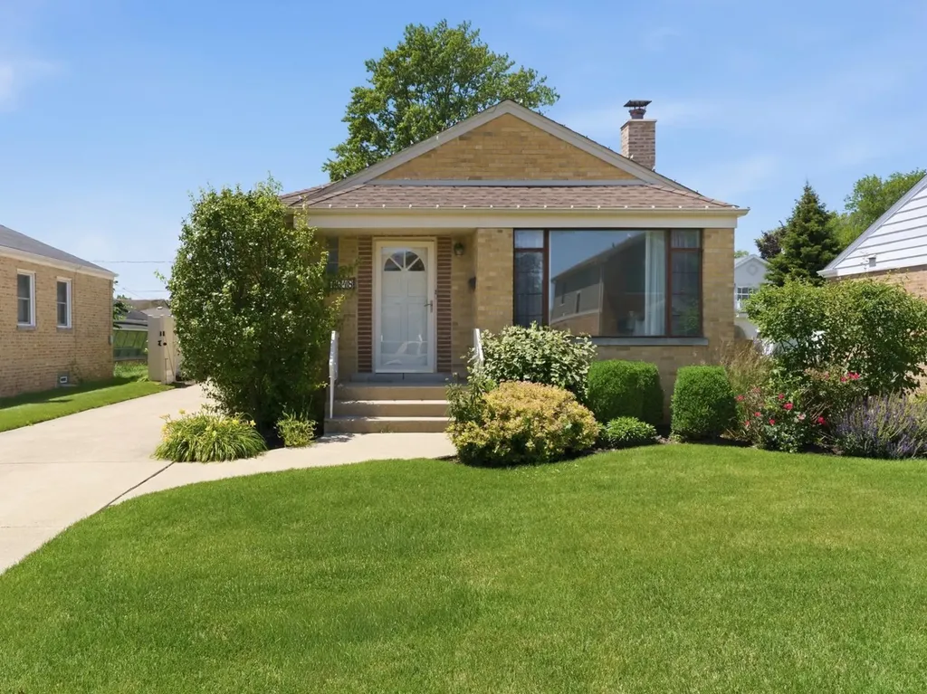 7648 North Osceola Avenue Niles IL 60714