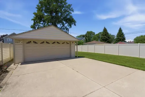 7648 North Osceola Avenue Niles IL 60714