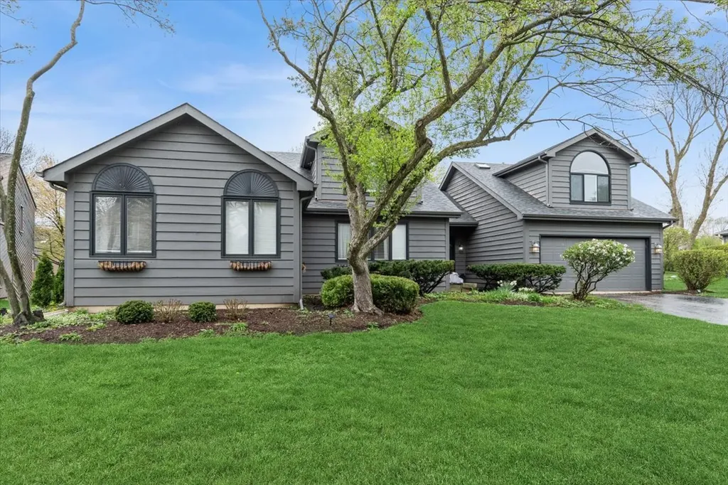 1923 Hillside Lane Lisle IL 60532