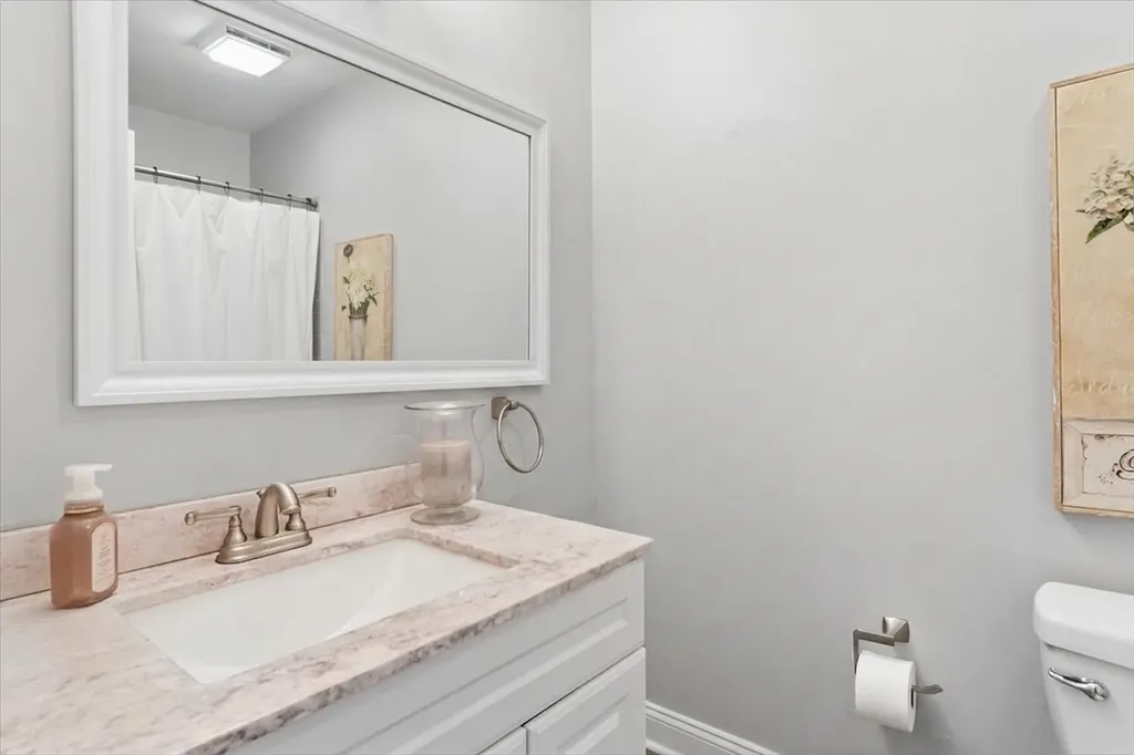 1923 Hillside Lane Lisle IL 60532