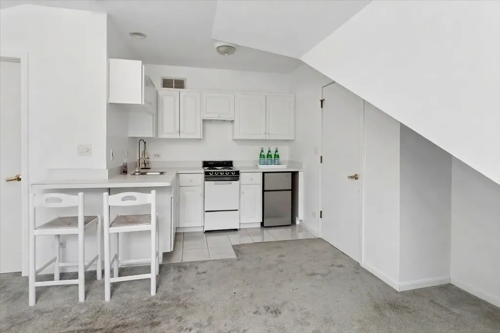 1923 Hillside Lane Lisle IL 60532
