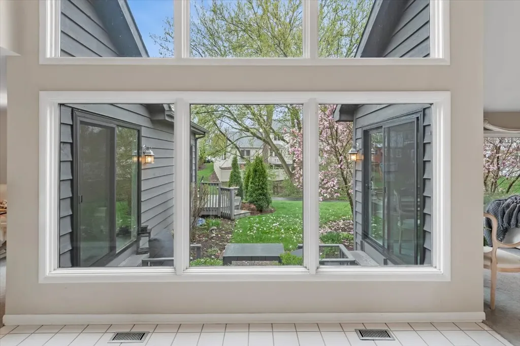 1923 Hillside Lane Lisle IL 60532