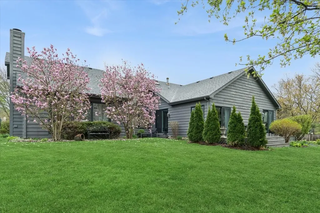 1923 Hillside Lane Lisle IL 60532