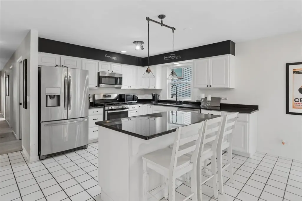 1923 Hillside Lane Lisle IL 60532