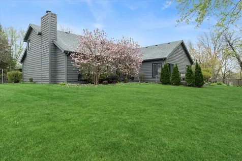 1923 Hillside Lane Lisle IL 60532