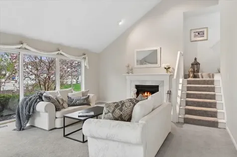 1923 Hillside Lane Lisle IL 60532