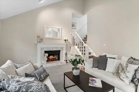 1923 Hillside Lane Lisle IL 60532