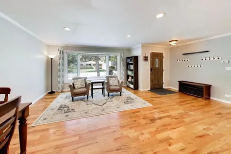 1611 North Fernandez Avenue Arlington Heights IL 60004
