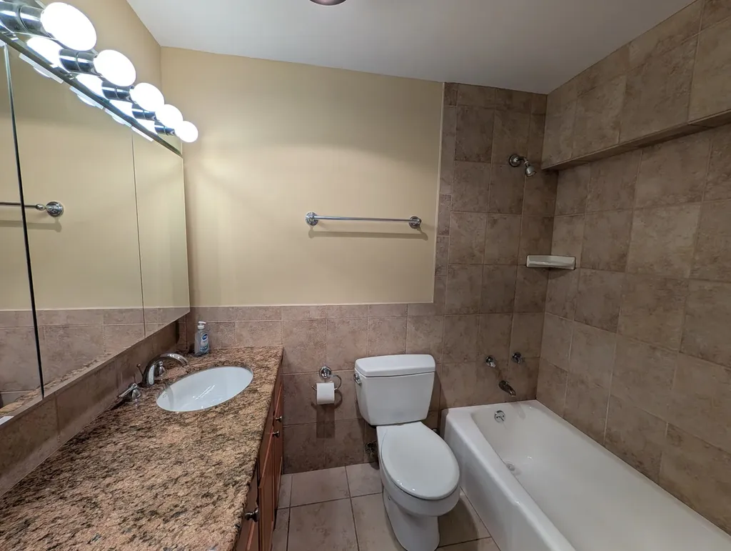 5455 North Sheridan Road Chicago IL 60640