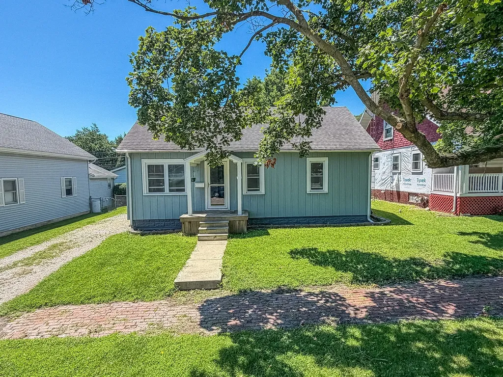 617 Edgar Avenue Mattoon IL 61938
