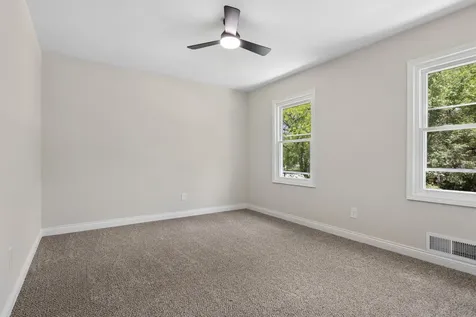 1425 Banbury Avenue St. Charles IL 60174