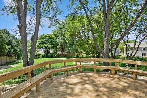1425 Banbury Avenue St. Charles IL 60174