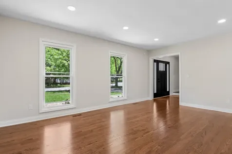 1425 Banbury Avenue St. Charles IL 60174