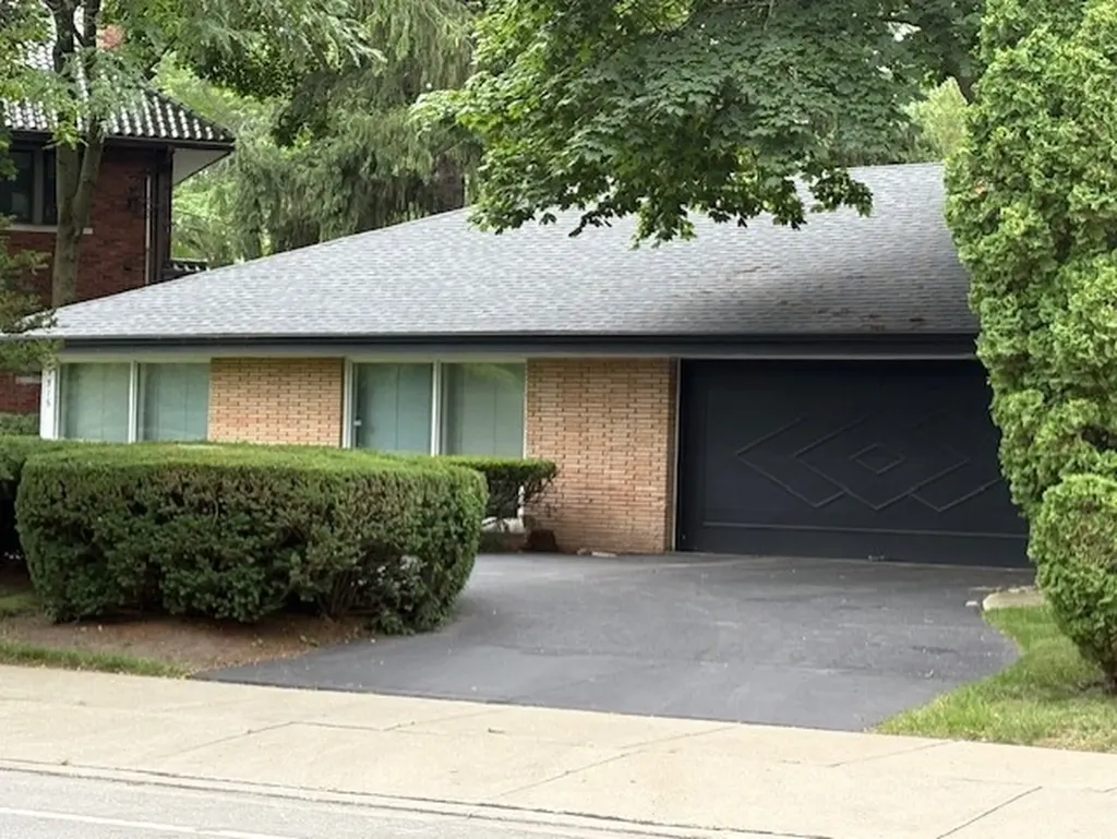 1315 Sheridan Road Wilmette IL 60091