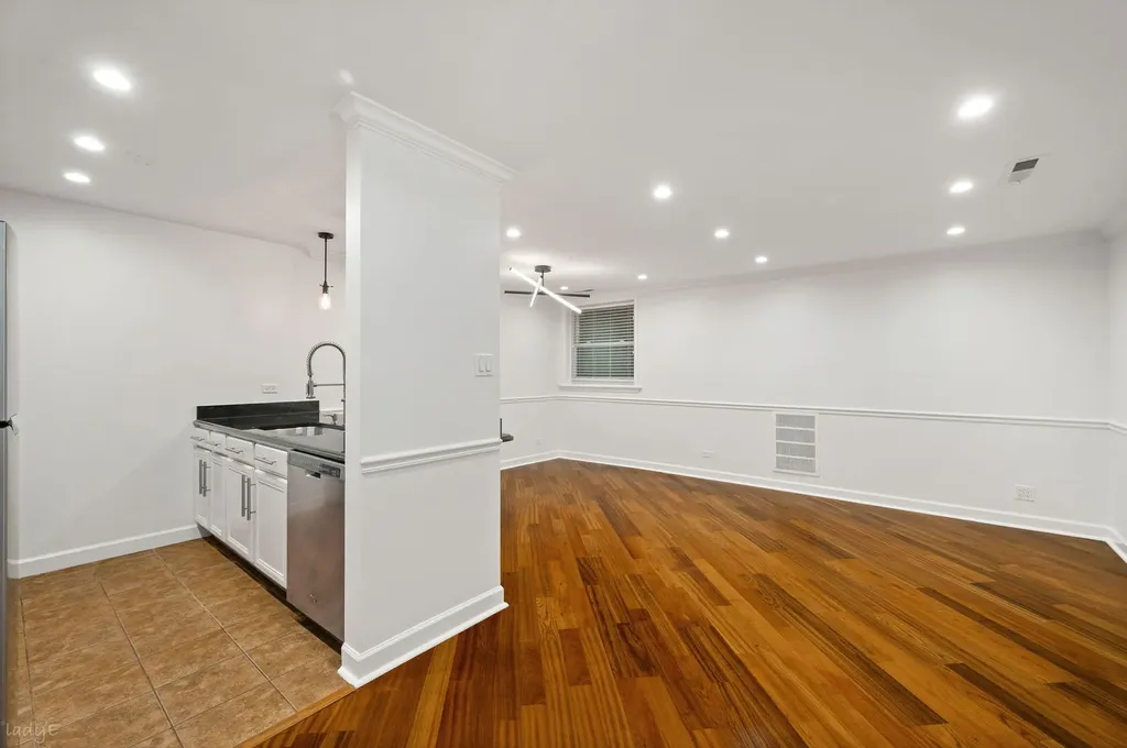 818 North Dearborn Street Chicago IL 60610