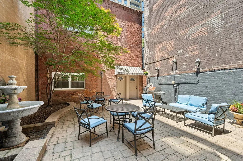 818 North Dearborn Street Chicago IL 60610