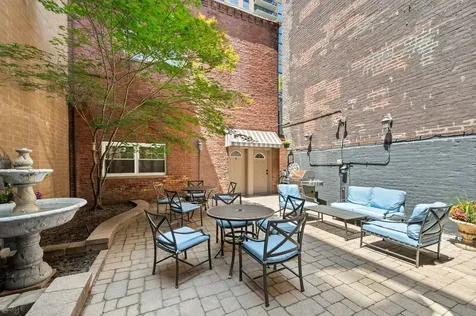 818 North Dearborn Street Chicago IL 60610