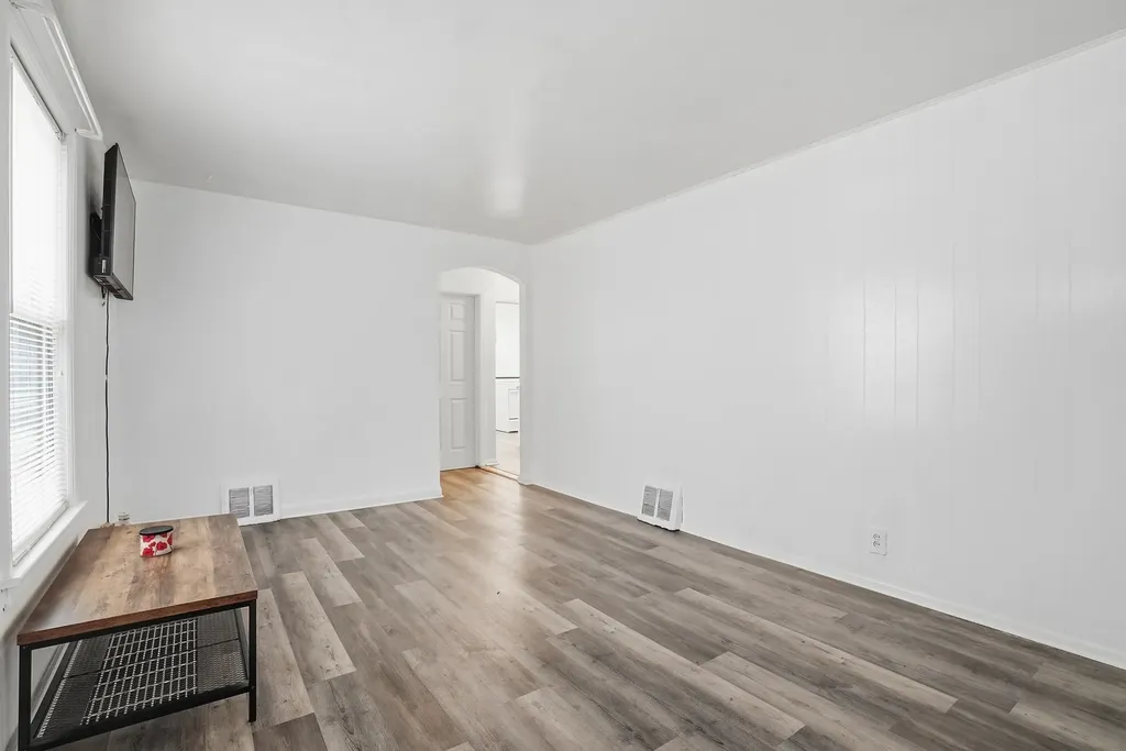 10941 South Avenue C Chicago IL 60617