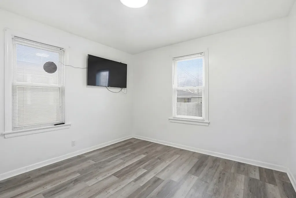 10941 South Avenue C Chicago IL 60617