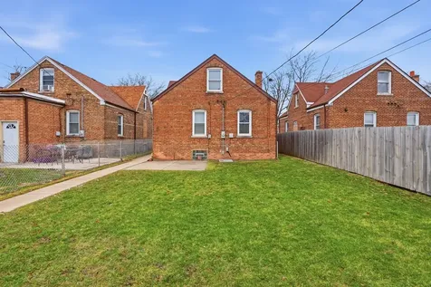 10941 South Avenue C Chicago IL 60617
