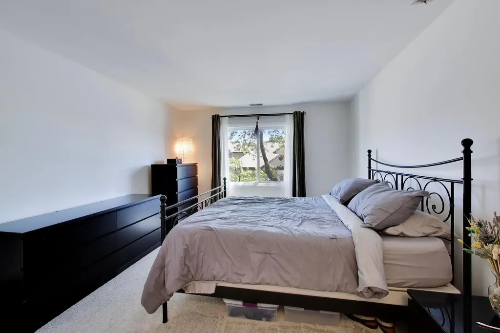 408 Sandhurst Circle Glen Ellyn IL 60137
