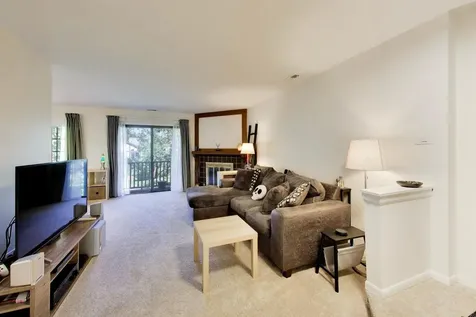 408 Sandhurst Circle Glen Ellyn IL 60137