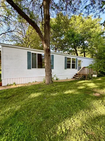 1009 Bay Road Mchenry IL 60051