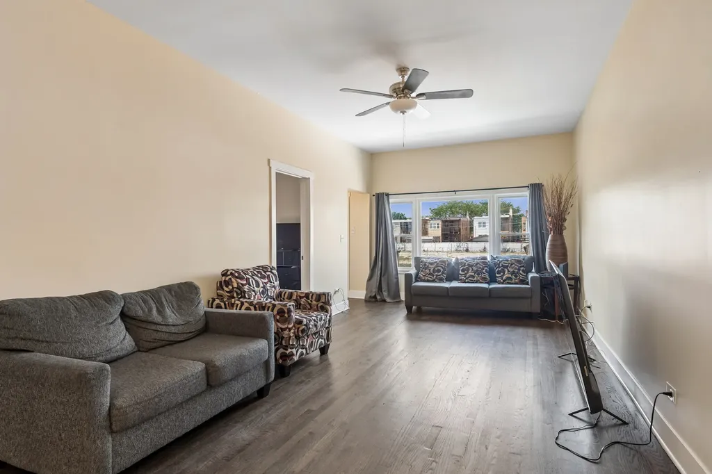 8243 South Halsted Street Chicago IL 60620