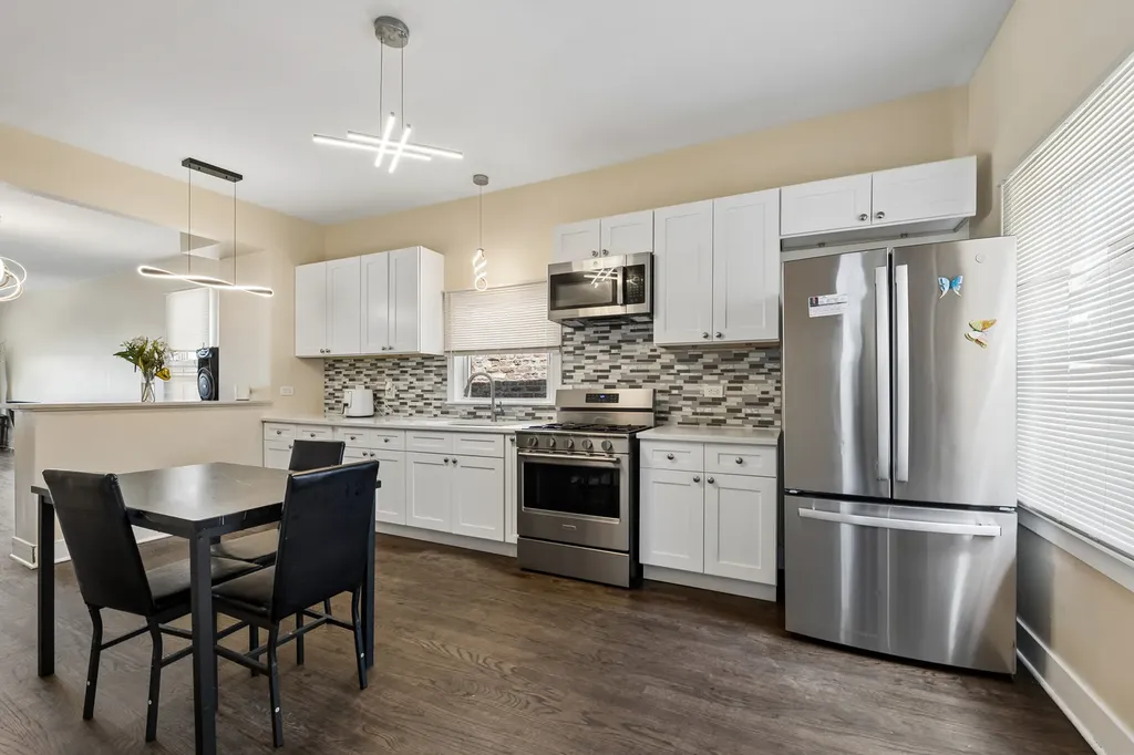 8243 South Halsted Street Chicago IL 60620