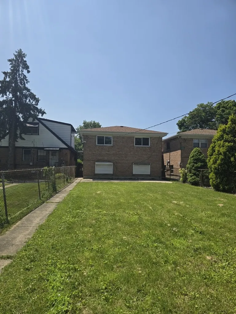 8505 South King Drive Chicago IL 60619