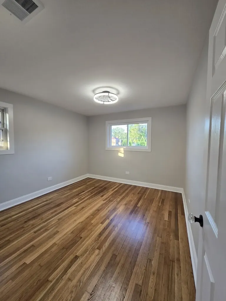 8505 South King Drive Chicago IL 60619