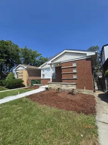8505 South King Drive Chicago IL 60619
